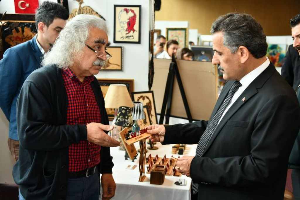 Sanat varsa incelik olur